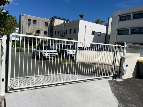 portail coulissant barreaudé industriel BFT Ares Alarme Sécurité S.N