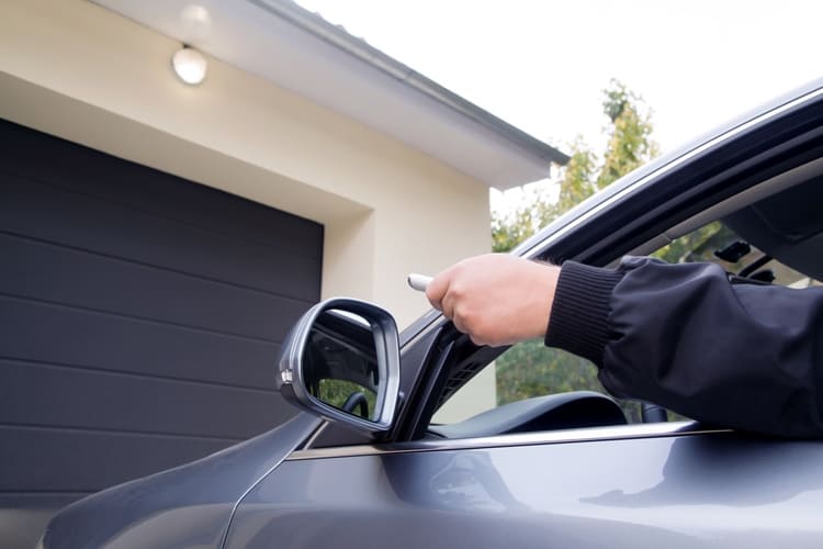 automatismes de portes de garage à Dompierre-Sur-Mer